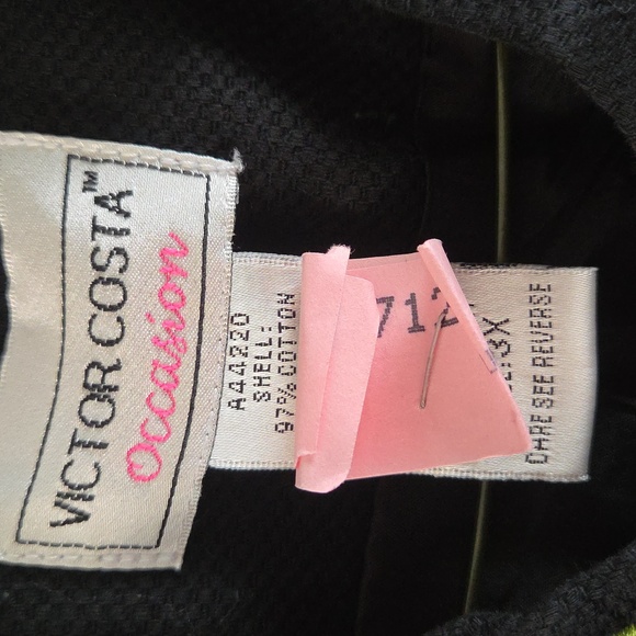 Victor Costa Black Cardigan with Floral Embroidery - Picture 2 of 6